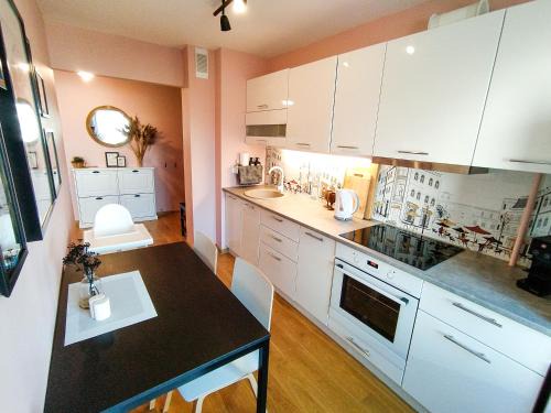 Ventspils Apartment | SUNSET Apartment Near Sea - Family Friendly space with Bath and Good Coffee