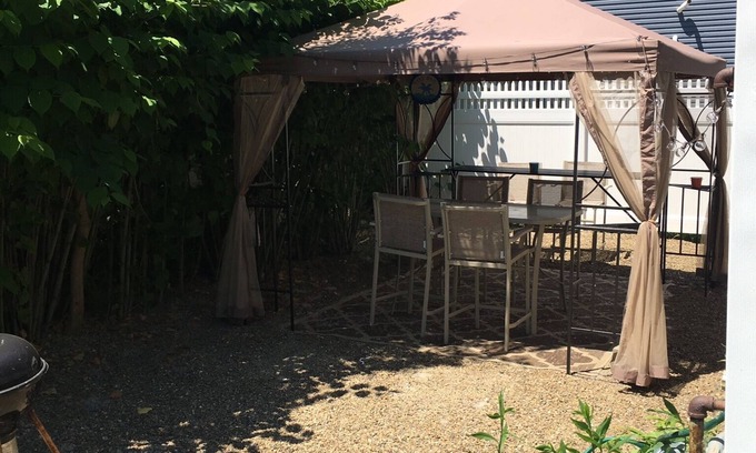 Irving Cottage | Sunset Bay 2 Cottages 2Bd & 1Bd Close To Beach Same Lot 1 price for both