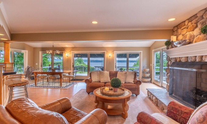 Town of Owasco House | Sunset Beach Lake House on Beautiful Owasco Lake - Great Family Summer Retreat!