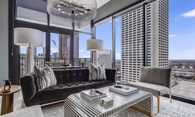 Old Fourth Ward Apartment | Sunset Boulevard by Atlanta Luxury Rentals