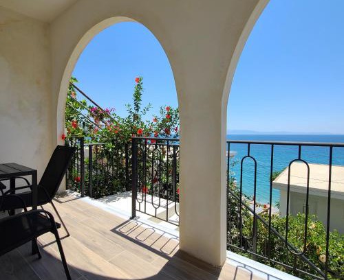 Qeparo House | Sunset Boulevard Rooms