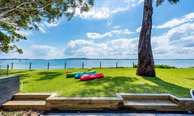 Corlette Apartment | 'Sunset@Corlette' *2 SUPs 2 Kayaks* WATERFRONT ACCOMMODATION Port Stephens