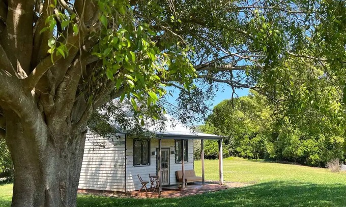 Ewingsdale Cottage | Sunset Cottage @ Byronnn