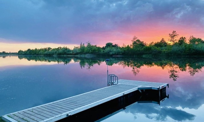 Oroville Cottage | Sunset Cottage on Feather River. Shoreline, Sunsets, and Nature await you!