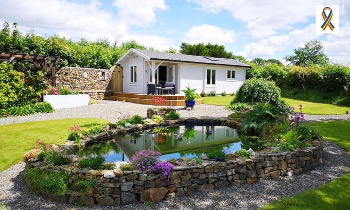 Llanfallteg House | Sunset Hideaway