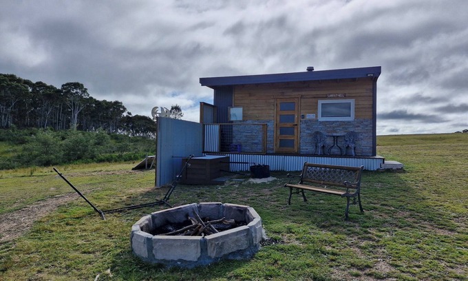 Fosters Valley Cabin | Sunset Hill off grid cabin couples retreat away from daily life routines.