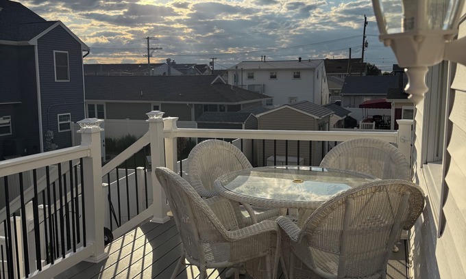 Lower Township Apartment | Sunset Lake Charm: Cozy Wildwood Crest Beach Getaway!
