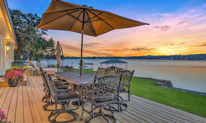 Middle Hope House | Sunset Lakehouse: Stunning Views + Lake Fun!