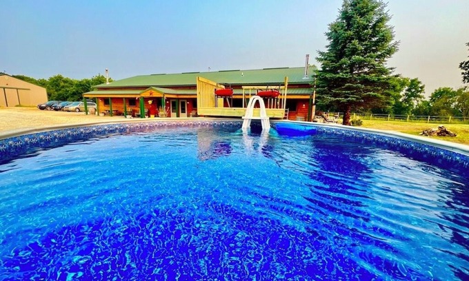 Harpers Ferry Cabin | Sunset Lodge 9 BedroomLodge W/Hot Tub & Pool
