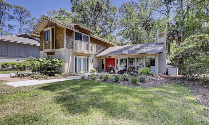 Lawton Woods House | Sunset Rentals | 5 Rice Lane | Dog Friendly