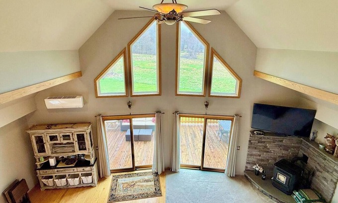 Unadilla House | Sunset Ridge - Hot tub, fire pit, BBQ