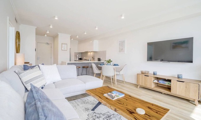 Scarborough Apartment | Sunset Summit :Super stylish w/Ocean views!
