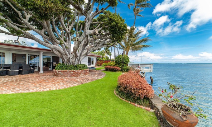 Eastern Honolulu House | Sunset View - Ocean Front - East Honolulu - Newly Upgraded