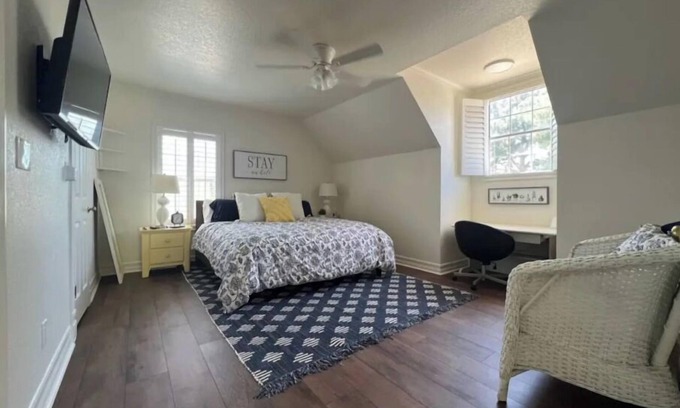 Mesa Apartment | Sunsets & Shows! Gorgeous, Private 1 BR Listing!