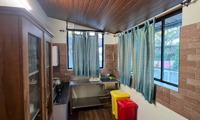 Vypin Villa | Sunshine Beach Villa. Two bedroom Villa overlooking kuzhuppilly beach, kerala.