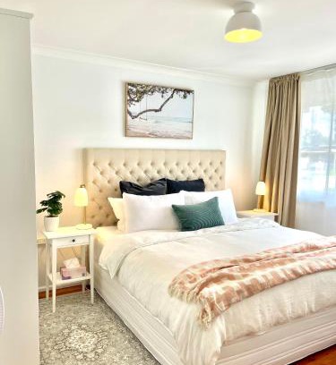 St Marys House | Sunshine Retreat Modern 3BR Haven