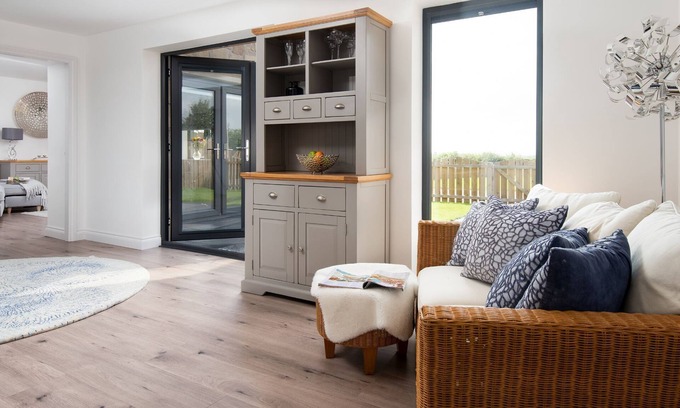 Berwick-upon-Tweed Cottage | SUNWICK COTTAGE - A spacious immaculate 3 bedroom pet friendly cottage near Berwick-Upon-Tweed