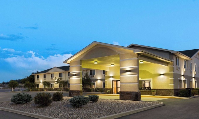Big Timber Hotel | Super 8 by Wyndham Big Timber