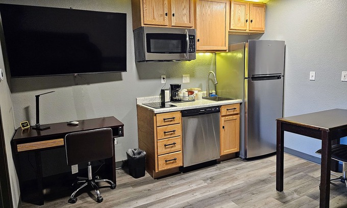 Cloverdale Hotel | Super 8 by Wyndham Cloverdale IN