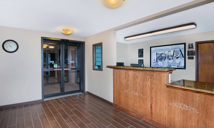 Fairfield Hotel | Super 8 by Wyndham Fairfield