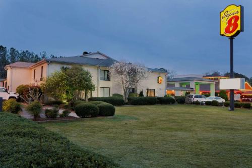 Lancaster Hotel | Super 8 by Wyndham Lancaster