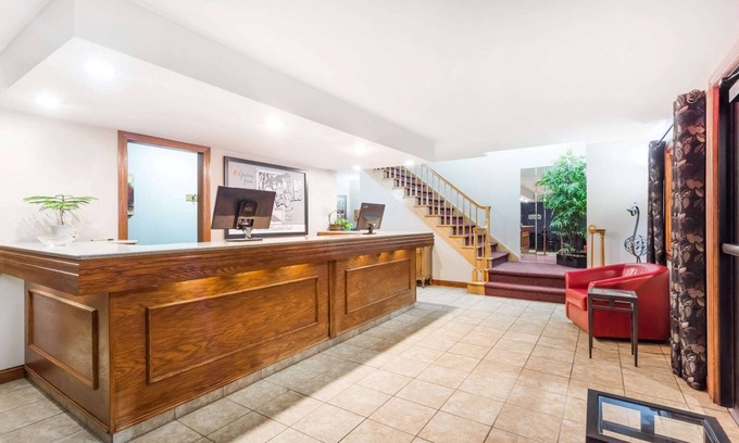 Platteville Hotel | Super 8 by Wyndham Platteville
