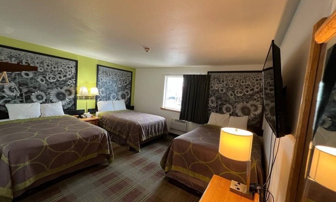 Powell Hotel | Super 8 by Wyndham Powell