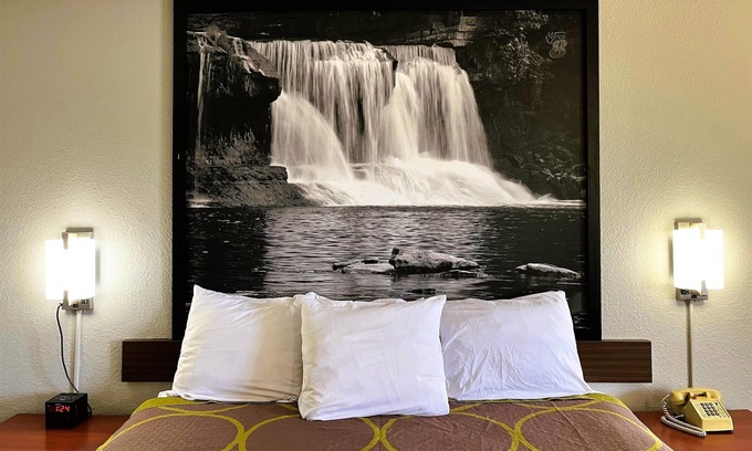 Vincennes Hotel | Super 8 by Wyndham Vincennes