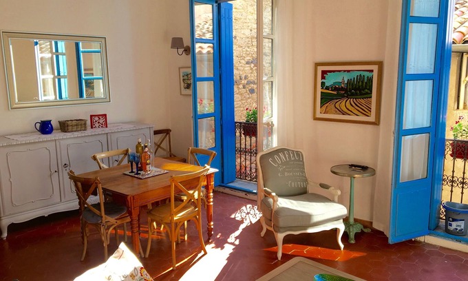 Pezenas Apartment | Super Clean, Sunny, Elegant, 2 Bedroom Character Apt In The Heart Of Pezenas