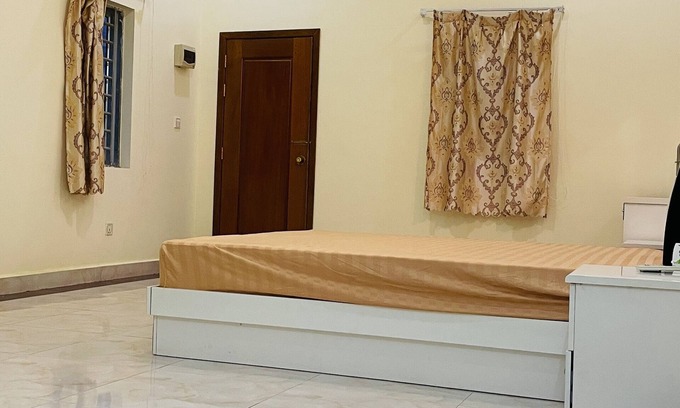 Ruessei Kaev House | Super King bedroom with Air Condition
