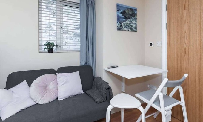 Rathmines Apartment | Super Location Cosy studio*reliable WIFI & TV
