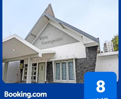Blitar Hotel | SUPER OYO 91618 Hotel Nawangwulan