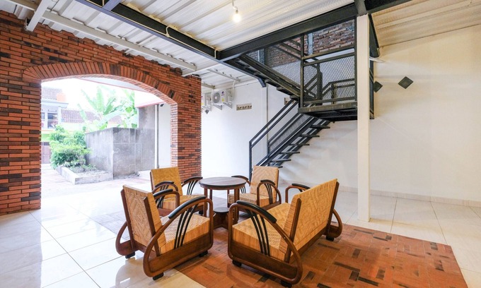 Salatiga Hotel | Super OYO Collection O 2383 Andongkoe 64 Salatiga