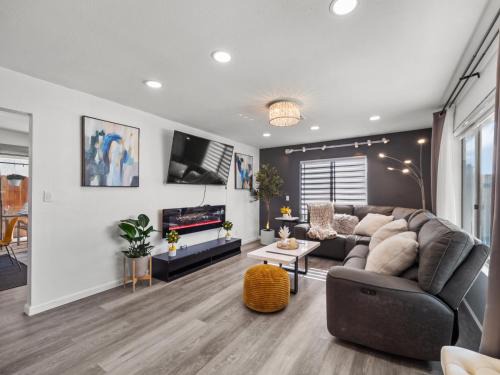 Mira Mesa House | Super Spacious Family Vacation House!