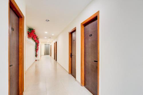 Pashim Vihar Hotel | Super Townhouse Hotel Silver Saffron