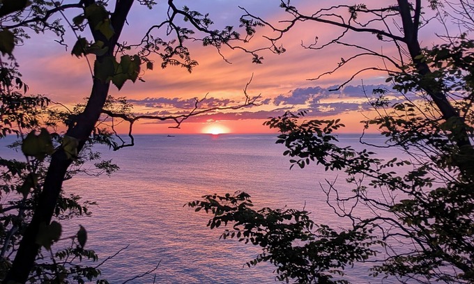 Chautauqua County House | Superb 3-bedroom, 2 bath house on lake erie. 2 min drive to Barcelona Harbor!