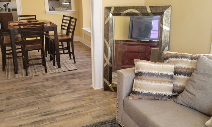 Port Arthur House | Superb 3-bedroom house with Central Air and Heat 15 minutes from Motiva Refinery
