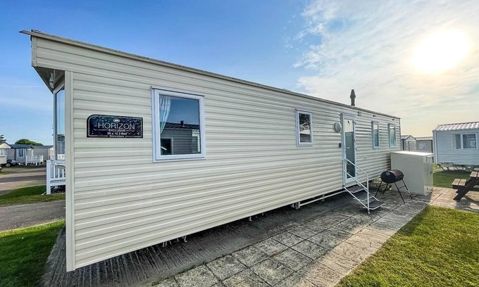 Caister-on-Sea House | Superb 8 berth caravan, close to amenities at Caister Beach ref 30073F