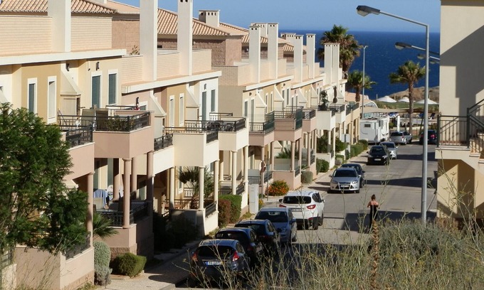 Burgau Apartment | SUPERB APARTMENT WITH FAST WI-FI, BALCONY, SHARED POOL AND SHORT WALK TO BEACH.
