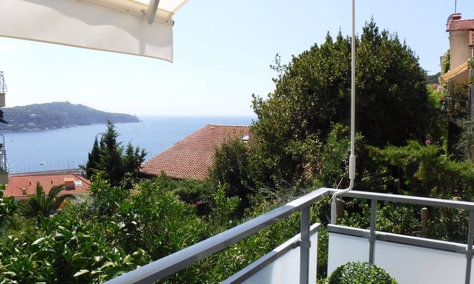Villefranche-sur-Mer Apartment | Superb, bright studio with balcony and sea view
