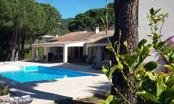 Preconil Villa | Superb family villa close to the center of the village of LE PLAN DE LA TOUR.