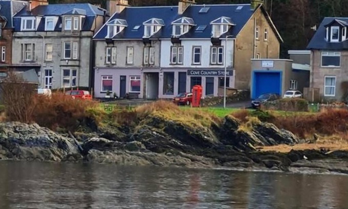 Kilcreggan Apartment | Superb Loch Side Apartment with Sea & Sunset Views