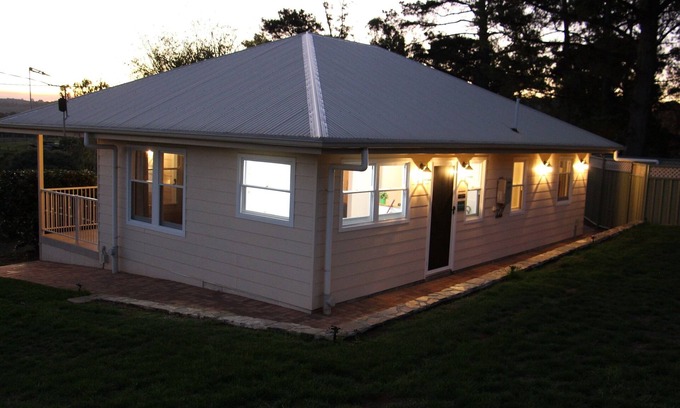 Hahndorf Cottage | Superb new cottage, stunning views, secluded but handy to Hahndorf Main Street