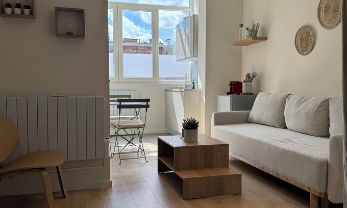 Altitude 100 Apartment | Superb One bedroom apartment