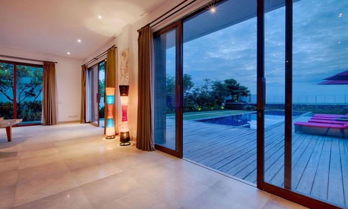 Keramas Villa | Superb, Spacious, Modern Balinese, Beachfront Villa in Keramas Beach, Gianyar