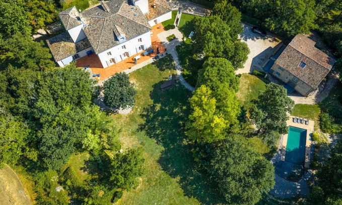 Castelnau-de-Montmiral Villa | Superb Villa Fezembat with Pool & Park
