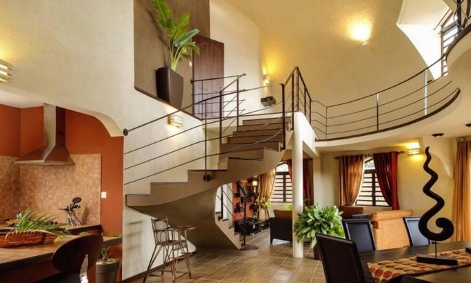 Albion Villa | Superb Villa – Pool/Tropical Garden/WiFi/Daily Housekeeping/Beach 75m