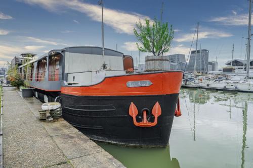 Bassins a Flot Boat Rental | Superbe Péniche En Centre Ville