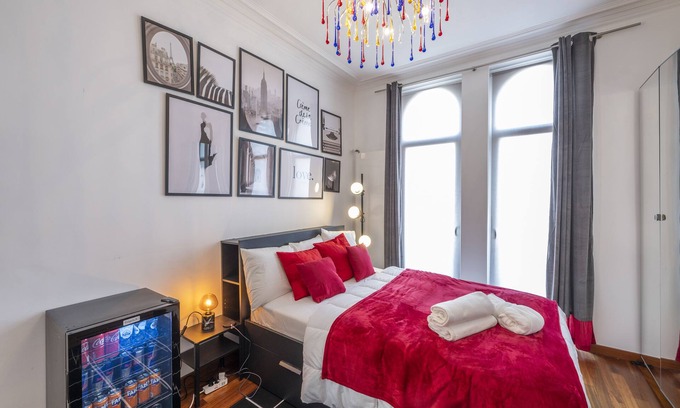 Ixelles Bed & Breakfast | Superior Double Room - Bed & Breakfast - Free Breakfast + Gym