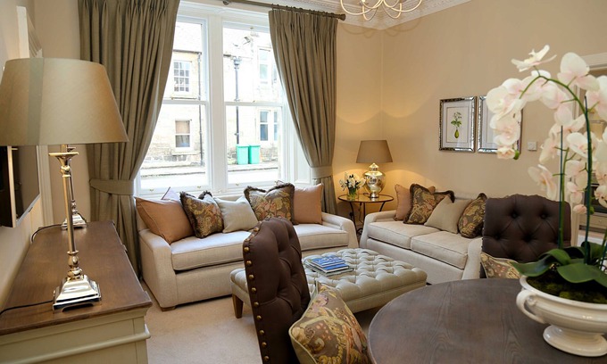 St. Andrews Apartment | Superior ground floor pied à terre with short walk to golf courses